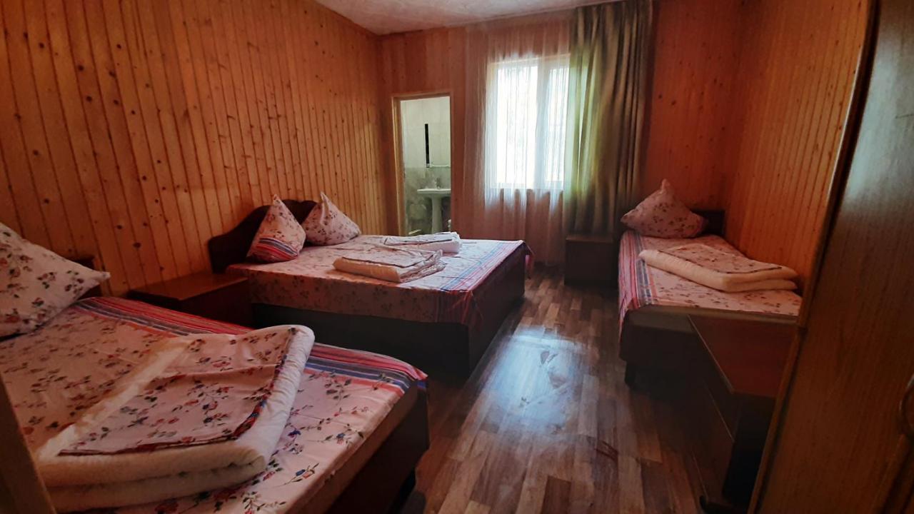Zolotaya Buhta 10 호텔 피준다 외부 사진